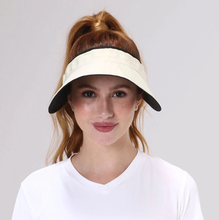 Carica l'immagine nel visualizzatore di Gallery, Model Front: Uv Line Visière Visor Bali Fem Sand Black Upf50+
