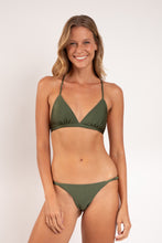 Carica l'immagine nel visualizzatore di Gallery, Model Front: Rio De Sol Bas Bottom Shimmer-Croco Cheeky-Noa
