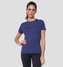 Carica l'immagine nel visualizzatore di Gallery, Model Back: Uv Line Fitness Haut Uvpro Br Mc Marinho Fem
