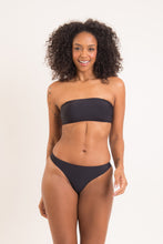 Carica l'immagine nel visualizzatore di Gallery, Model Front: Rio De Sol Haut Top Nero Bandeau-Reto
