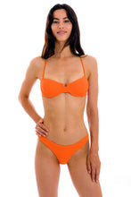 Carica l'immagine nel visualizzatore di Gallery, Model Front: Rio De Sol Haut Top St-Tpz-Tangerina Balconet
