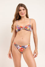 Carica l'immagine nel visualizzatore di Gallery, Model Front: Rio De Sol Ensemble Set Garden-Flower Bandeau-Joy Essential

