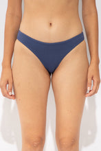 Carica l'immagine nel visualizzatore di Gallery, Gallery: Rio De Sol Bas Bottom Carmel-Blue Essential-Comfy
