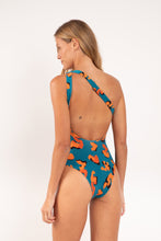 Carica l'immagine nel visualizzatore di Gallery, Model Back: Rio De Sol Une Pièce Luma Sienna
