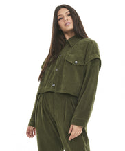 Carica l&#39;immagine nel visualizzatore di Gallery, Model Front: Alto Giro Fitness Haut Jaqueta Cropped Colete Stretch Verde Kalamata
