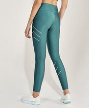 Carica l&#39;immagine nel visualizzatore di Gallery, Model Back: Alto Giro Fitness Bas Legging Atlanta Fitas Refletivas Verde Strong
