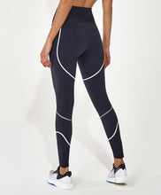 Carica l&#39;immagine nel visualizzatore di Gallery, Model Back: Alto Giro Fitness Bas Legging Body Tex Breeze Com Refletivo Preto

