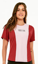 Carica l&#39;immagine nel visualizzatore di Gallery, Model Front: Alto Giro Fitness Haut T-Shirt Skin Fit Energy Flows Rosa
