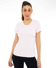 Carica l&#39;immagine nel visualizzatore di Gallery, Model Front: Alto Giro Fitness Haut T-Shirt Skin Fit Recortes Com Refletivos Branco Optico
