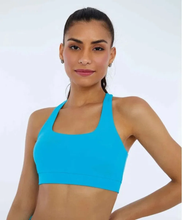 Carica l&#39;immagine nel visualizzatore di Gallery, Model Front: Alto Giro Fitness Haut Top Hyper Costas Cruzadas Azul Scuba
