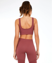 Carica l&#39;immagine nel visualizzatore di Gallery, Model Back: Alto Giro Fitness Haut Top Sem Costura Regata Ag Marrom Mahogany
