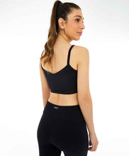 Carica l&#39;immagine nel visualizzatore di Gallery, Model Back: Alto Giro Fitness Haut Top Unique Reverse Preto
