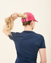 Carica l&#39;immagine nel visualizzatore di Gallery, Beach Tennis Cap Fuchsia UPF50+
