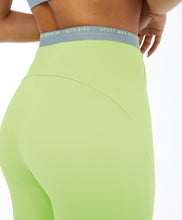 Carica l&#39;immagine nel visualizzatore di Gallery, Bermuda Hyper Elastico Costas Verde Sharp
