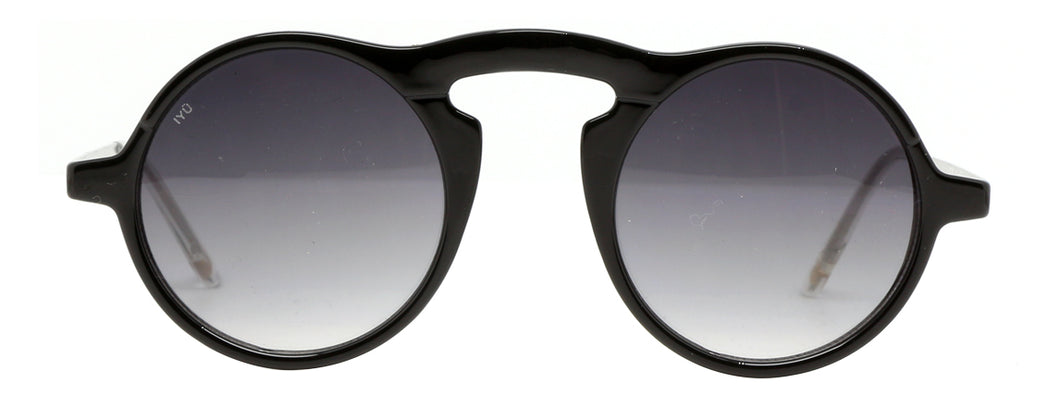 Model Front: Iyu Lunettes De Soleil Veronika Noir