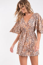 Carica l&#39;immagine nel visualizzatore di Gallery, Leopard Mini Dress
