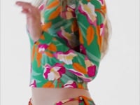 Carica e avvia il video nel visualizzatore di galleria, Video: Rio De Sol Haut Top Green-Bloom Rash-Guard
