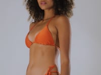 Carica e avvia il video nel visualizzatore di galleria, Video: Rio De Sol Bas Bottom Shimmer-Paprica Cheeky-Tie
