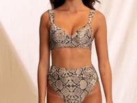 Carica e avvia il video nel visualizzatore di galleria, Video: Maaji Haut Top Bailey Joile Python
