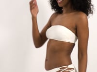 Carica e avvia il video nel visualizzatore di galleria, Video: Rio De Sol Bas Bottom Off-White Madrid
