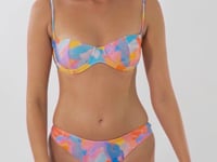 Carica e avvia il video nel visualizzatore di galleria, Video: Rio De Sol Haut Top Cloud Kelli
