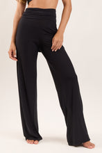 Carica l&#39;immagine nel visualizzatore di Gallery, Gallery: Rio De Sol Pantalon De Plage Black Pants Knot
