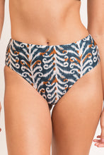 Carica l&#39;immagine nel visualizzatore di Gallery, Gallery: Rio De Sol Bas Bottom Ikat Hotpants
