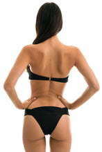 Carica l&#39;immagine nel visualizzatore di Gallery, Model Back: Rio De Sol Bas Bottom Kiwanda Preto Bandeau
