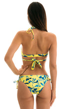 Carica l&#39;immagine nel visualizzatore di Gallery, Model Back: Rio De Sol Bas Bottom Lemon Flower Transpassado
