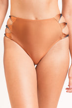 Carica l&#39;immagine nel visualizzatore di Gallery, Gallery: Rio De Sol Bas Bottom Nocciola High-Waist-Spin
