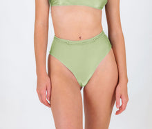 Carica l&#39;immagine nel visualizzatore di Gallery, Gallery: Rio De Sol Bas Bottom Oliva Hotpants
