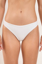 Carica l&#39;immagine nel visualizzatore di Gallery, Gallery: Rio De Sol Bas Bottom Sand-White Essential-Comfy
