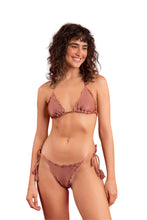 Carica l&#39;immagine nel visualizzatore di Gallery, Model Front: Rio De Sol Bas Bottom Shimmer-Copper Frufru-Fio
