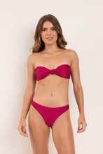 Carica l&#39;immagine nel visualizzatore di Gallery, Model Front: Rio De Sol Bas Bottom Shimmer-Desejo Essential
