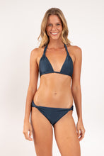 Carica l&#39;immagine nel visualizzatore di Gallery, Model Front: Rio De Sol Bas Bottom Shimmer-Shark Mel
