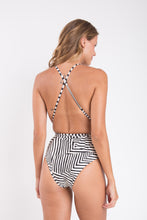 Carica l&#39;immagine nel visualizzatore di Gallery, Model Back: Rio De Sol Une Pièce Collage New Vegas
