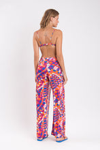 Carica l&#39;immagine nel visualizzatore di Gallery, Model Back: Rio De Sol Pantalon De Plage Funny Wide Pants
