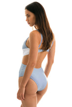 Carica l&#39;immagine nel visualizzatore di Gallery, Model Back: Rio De Sol Une Pièce Garoa Trikini Recorte

