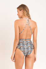 Carica l&#39;immagine nel visualizzatore di Gallery, Model Back: Rio De Sol Une Pièce Ikat New Vegas

