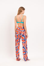 Carica l&#39;immagine nel visualizzatore di Gallery, Model Back: Rio De Sol Pantalon De Plage Leaves Wide Pants
