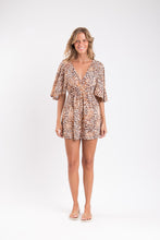 Carica l&#39;immagine nel visualizzatore di Gallery, Model Front: Rio De Sol Mini Dress Leopard Mini Dress
