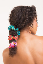 Carica l&#39;immagine nel visualizzatore di Gallery, Image 04: Rio De Sol Chouchou Love-Trip Scrunchie
