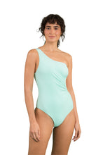 Carica l&#39;immagine nel visualizzatore di Gallery, Model Front: Rio De Sol Une Pièce Malibu-Menta Maeve
