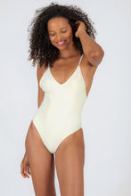Carica l&#39;immagine nel visualizzatore di Gallery, Model Front: Rio De Sol Une Pièce Off-White Hype

