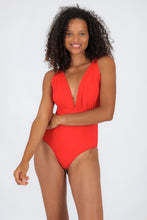 Carica l&#39;immagine nel visualizzatore di Gallery, Model Front: Rio De Sol Une Pièce Rouge Marina
