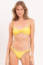 Carica l&#39;immagine nel visualizzatore di Gallery, Gallery: Rio De Sol Ensemble Set Amarelo Bandeau-Crispy Cheeky-Crispy
