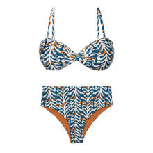 Carica l&#39;immagine nel visualizzatore di Gallery, Product Front: Rio De Sol Ensemble Set Ikat Twist Hotpants
