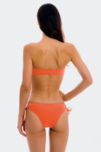 Carica l&#39;immagine nel visualizzatore di Gallery, Model Back: Rio De Sol Ensemble Set Light-Peach Bandeau-Reto Madrid
