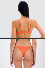 Carica l&#39;immagine nel visualizzatore di Gallery, Model Back: Rio De Sol Ensemble Set Light-Peach Mila Ibiza
