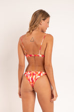 Carica l&#39;immagine nel visualizzatore di Gallery, Model Back: Rio De Sol Ensemble Set Mirage Balconet-Tie Leblon
